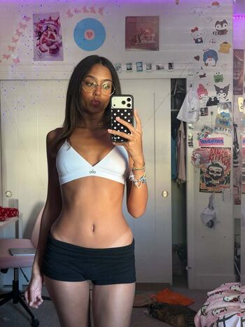 Full leaked Ttahlula private onlyfans photo