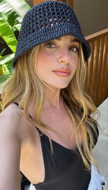 Full leaked Turkish girls page private onlyfans photo