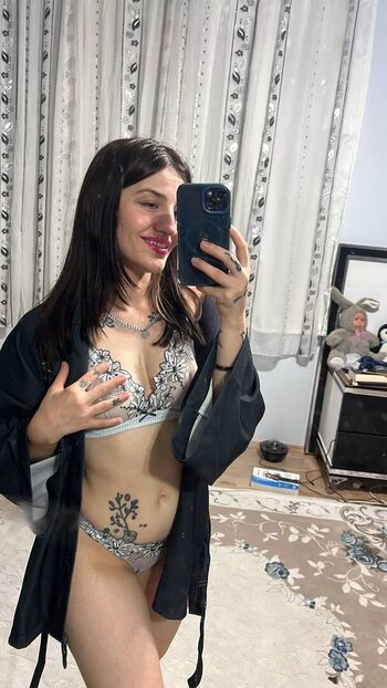 Full leaked Turkish girls page private onlyfans photo