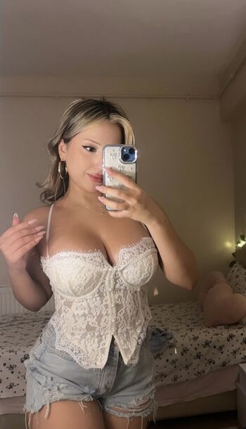 Full leaked Turkish girls private onlyfans photo