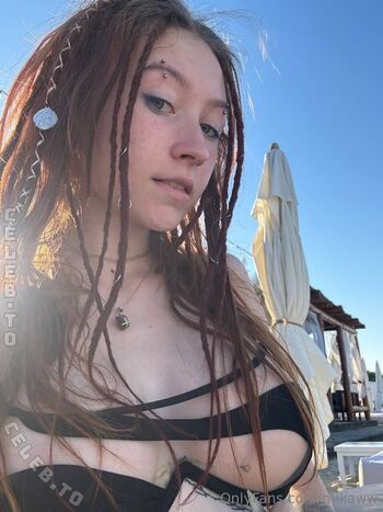 Full leaked Two b private onlyfans photo