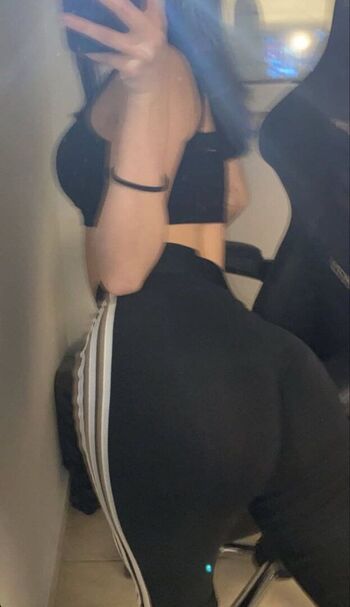 Full leaked Tzwrtzinakiiiii private onlyfans photo