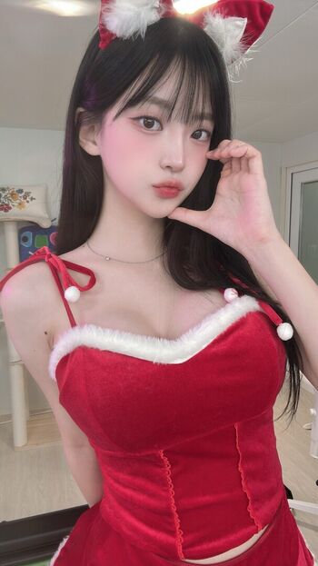 Full leaked U jjung page private onlyfans photo