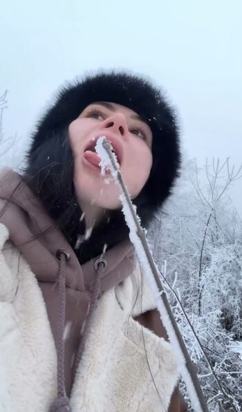 Full leaked Uki q page private onlyfans photo