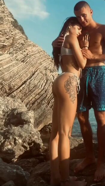 Full leaked Uki q page private onlyfans photo