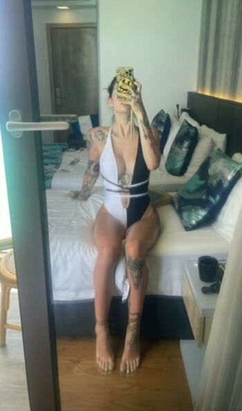 Full leaked Uki q page private onlyfans photo