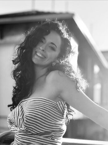 Full leaked Unasemplicefra private onlyfans photo