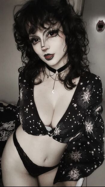 Full leaked Usagiisenshi private onlyfans photo