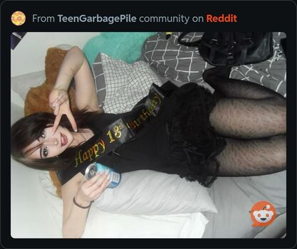 Full leaked Uselessgirlthing private onlyfans photo