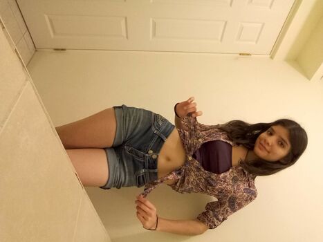 Full leaked Valecast private onlyfans photo