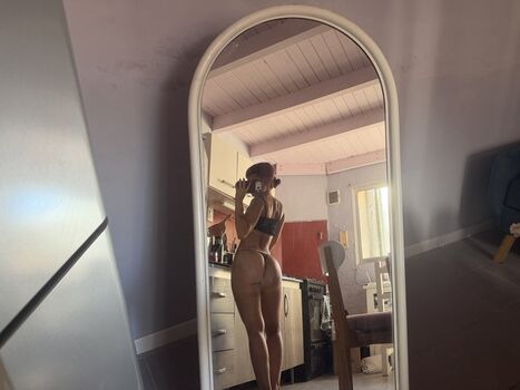 Full leaked Valen pinto private onlyfans photo