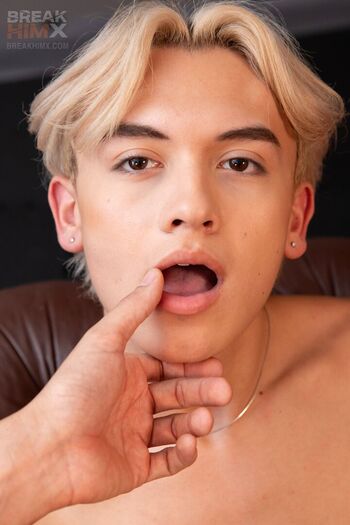 Full leaked Valentino aston page private onlyfans photo