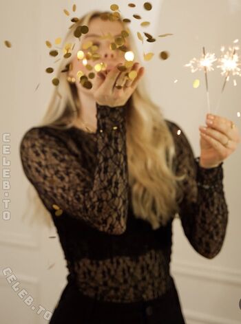 Full leaked Vallixpauline private onlyfans photo