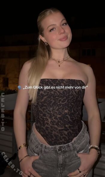 Full leaked Vallixpauline private onlyfans photo