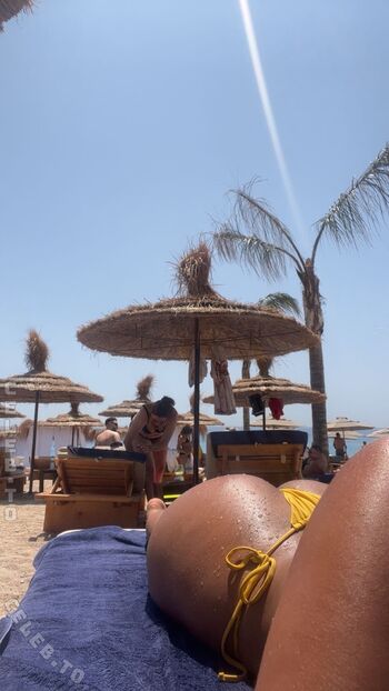 Full leaked Valonaash page private onlyfans photo