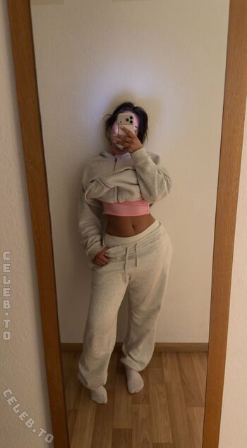 Full leaked Valonaash private onlyfans photo