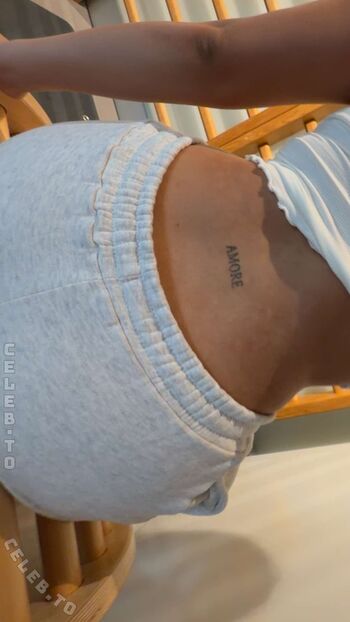 Full leaked Valonaash private onlyfans photo