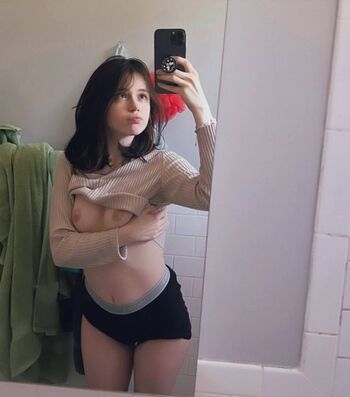 Full leaked Varyakitsune private onlyfans photo