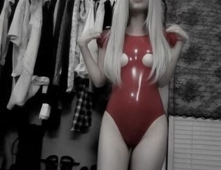 Full leaked Veildose private onlyfans photo