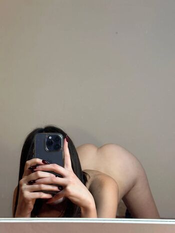 Full leaked Velvetuproarz private onlyfans photo