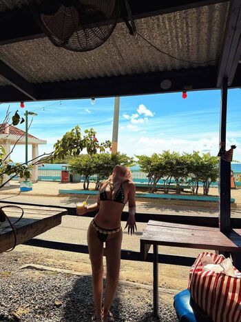 Full leaked Vickie pong private onlyfans photo