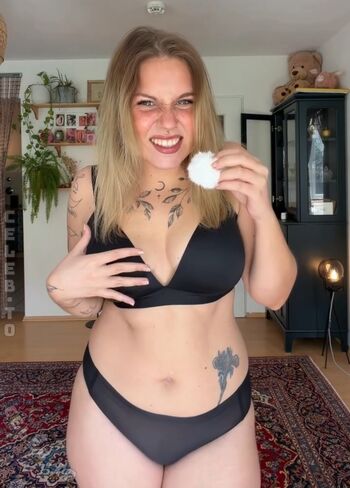 Full leaked Viky kid private onlyfans photo