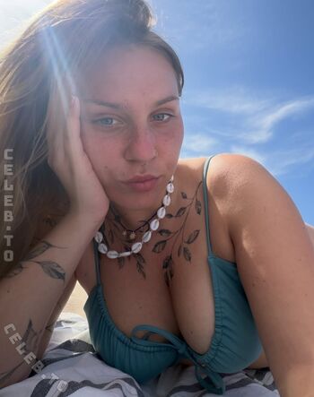 Full leaked Viky kid private onlyfans photo