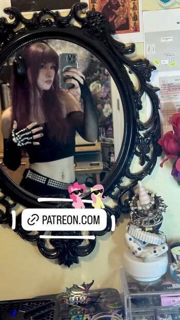 Full leaked Leratlerat/ private onlyfans photo