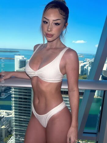 Full leaked Vinamiledy private onlyfans photo