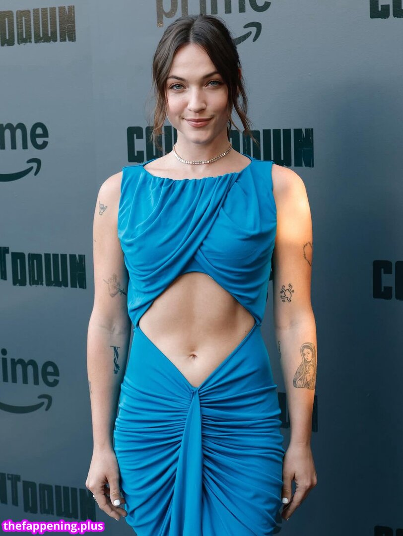 Violett Beane