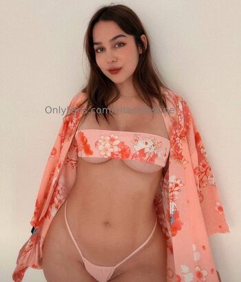 Full leaked Vitacelestine private onlyfans photo