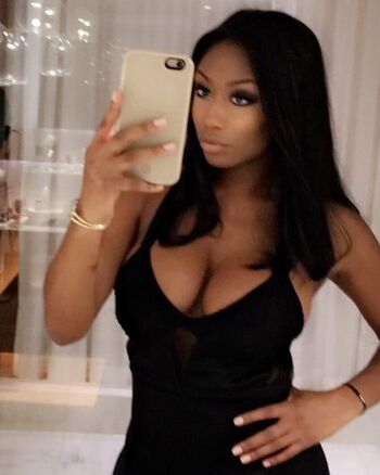 Full leaked Vivi private onlyfans photo