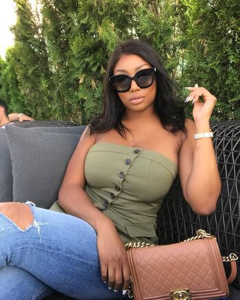 Full leaked Vivi private onlyfans photo