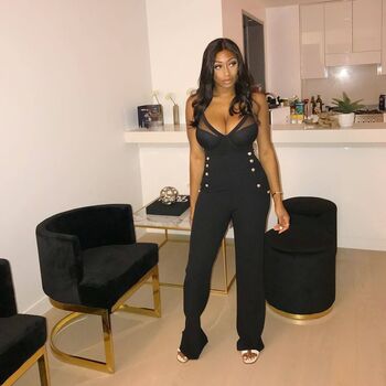 Full leaked Vivi private onlyfans photo