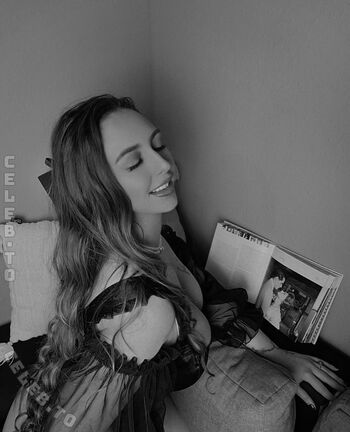 Full leaked Vivien private onlyfans photo