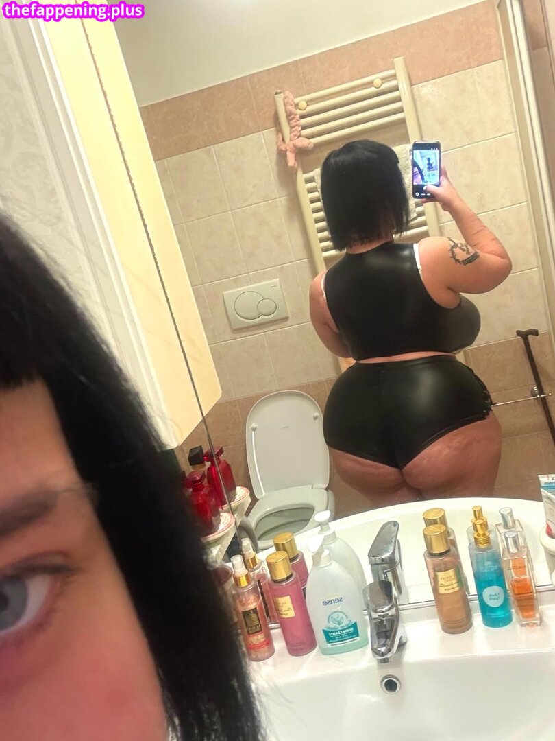 Mxmmytina / VVALENTINABONETALLI Φωτογραφία Γυμνών OnlyFans #108