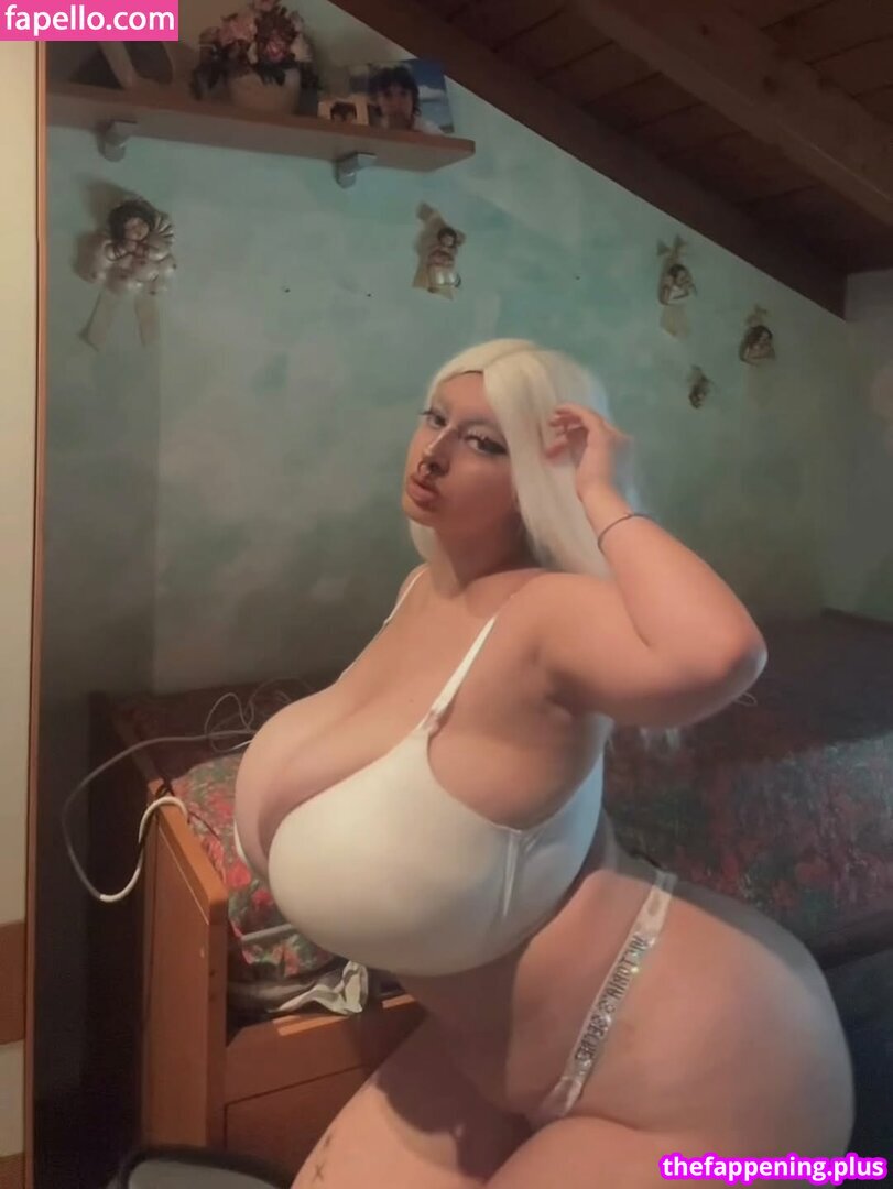 Mxmmytina / VVALENTINABONETALLI Fotografie OnlyFans Dezbrăcată #123