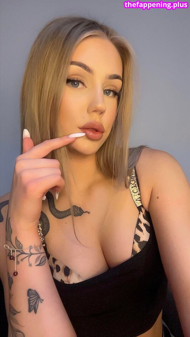 Vvikaraa / vikaraa_by_km Meztelen OnlyFans Fotó #41