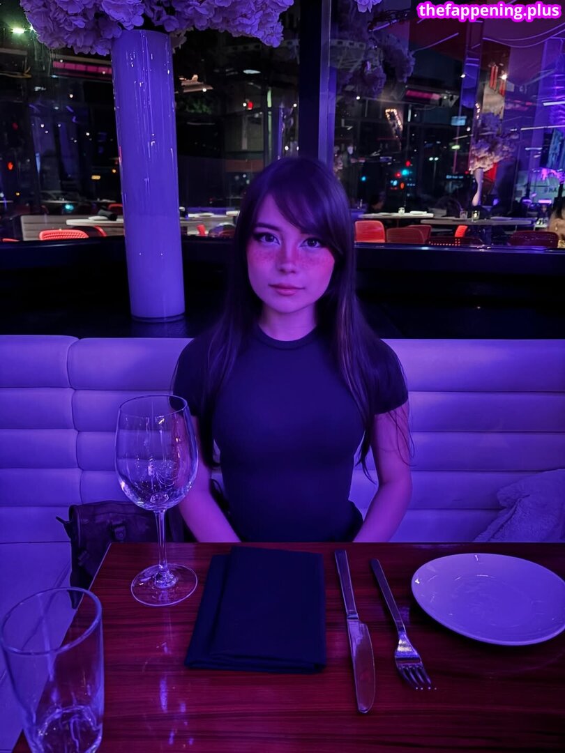 Vvriska / r9kscroller / vericha91 / wasianvriska 누드 OnlyFans 사진 #7