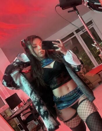 Full leaked Wavy brin page private onlyfans photo