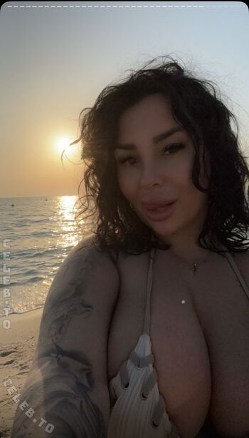 Full leaked Whitechoccolat private onlyfans photo