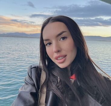 Full leaked Who is this private onlyfans photo