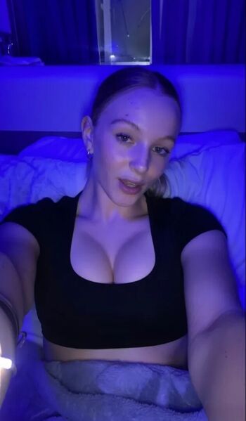 Full leaked Who is this private onlyfans photo