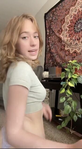 Full leaked Kendelb/ private onlyfans photo