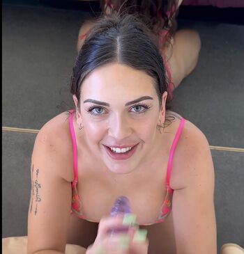 Full leaked Chloe lapiedra/ private onlyfans photo