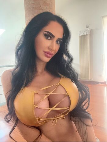 Full leaked Thai girls / private onlyfans photo
