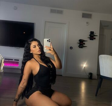 Full leaked Attack on titan/ private onlyfans photo