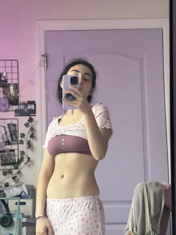 Full leaked Who is this / private onlyfans photo