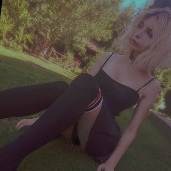 Full leaked Wavy brin/ private onlyfans photo