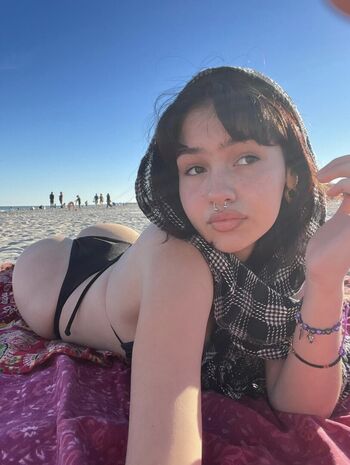 Full leaked Aranzasinte/ private onlyfans photo